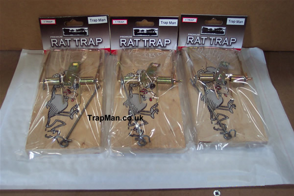 pack of three wooden rat traps